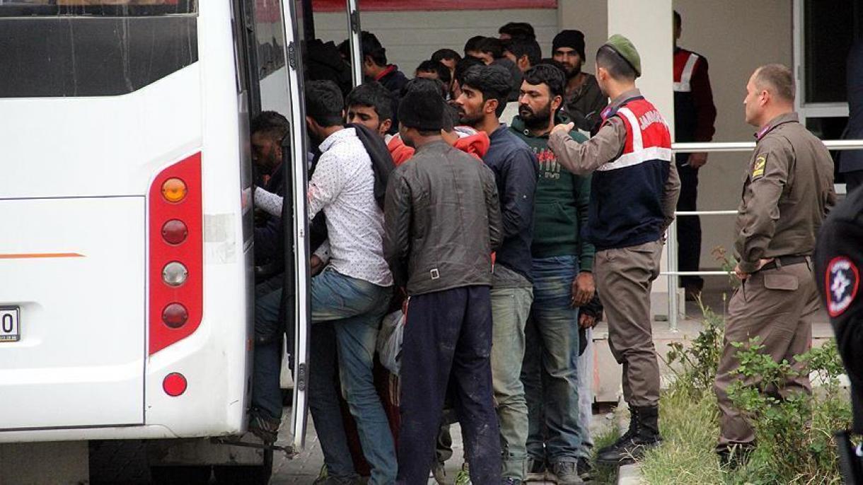 Mais de 65 migrantes e refugiados detidos no noroeste da Turquia