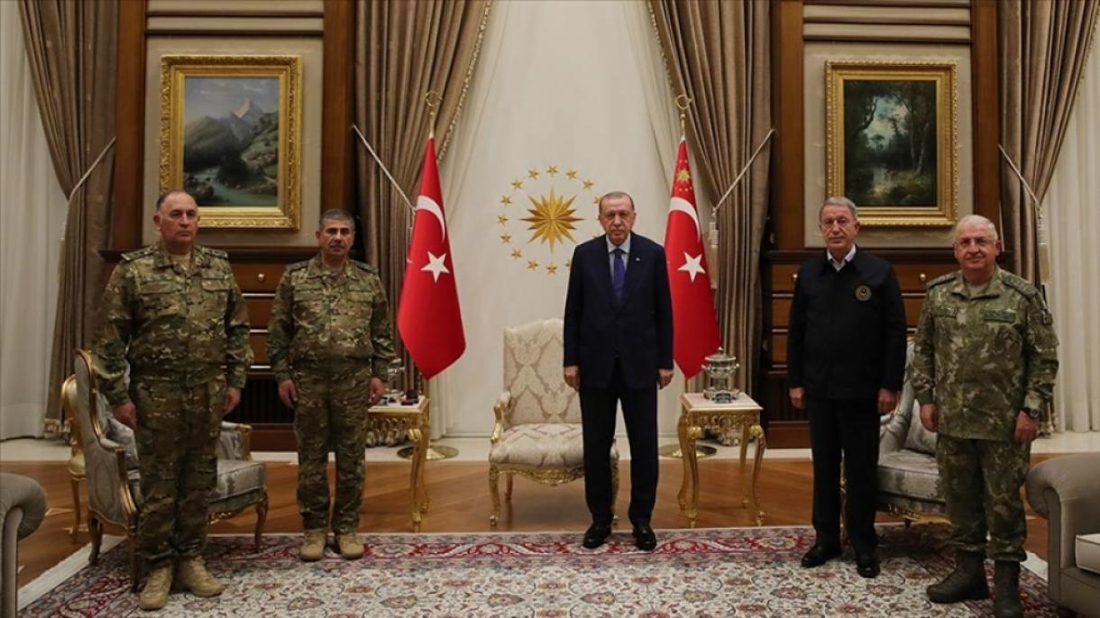 Ердоган прие министъра на отбраната на Азербайджан...