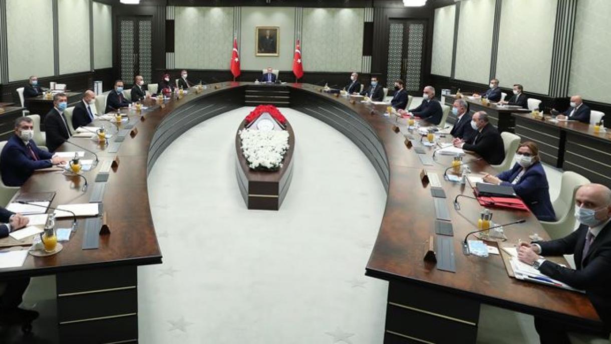 Erdoğan vezetésével ülésezett az elnöki kabinet