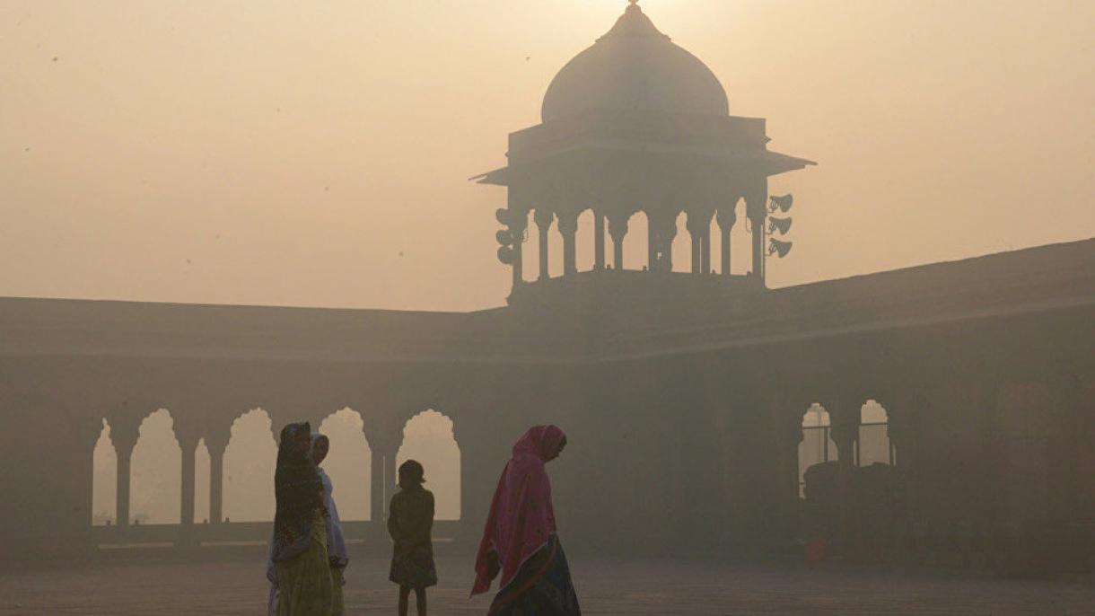 印度新德里空气污染学校停课
