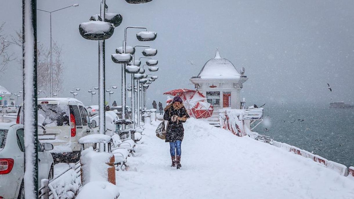 Emberemlékezet óta nem esett ennyi hó Romániában