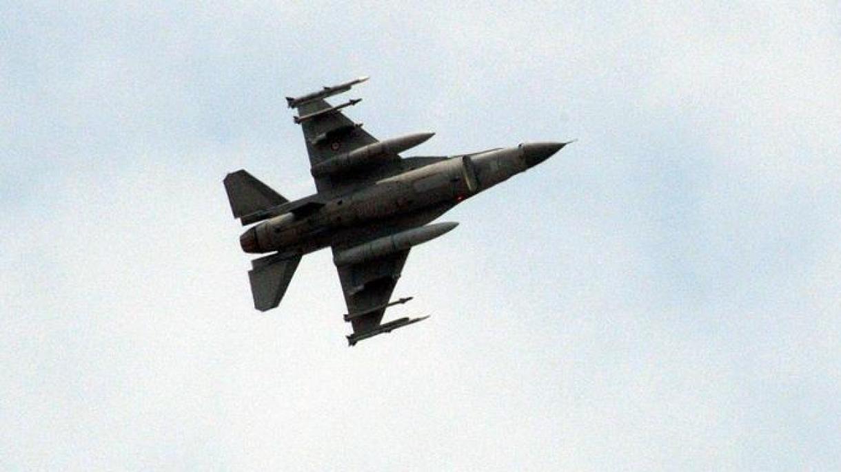 Aereo da guerra degli Stati Uniti attacca un posto di blocco del regime di Assad