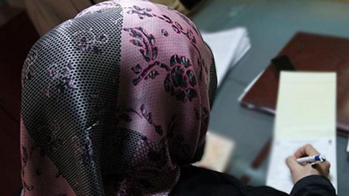 美国一教师强行穆斯林学生摘头巾 结果丢饭碗