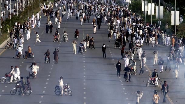Pakistanda parlament binasının qabağındakı aksiya davam edir