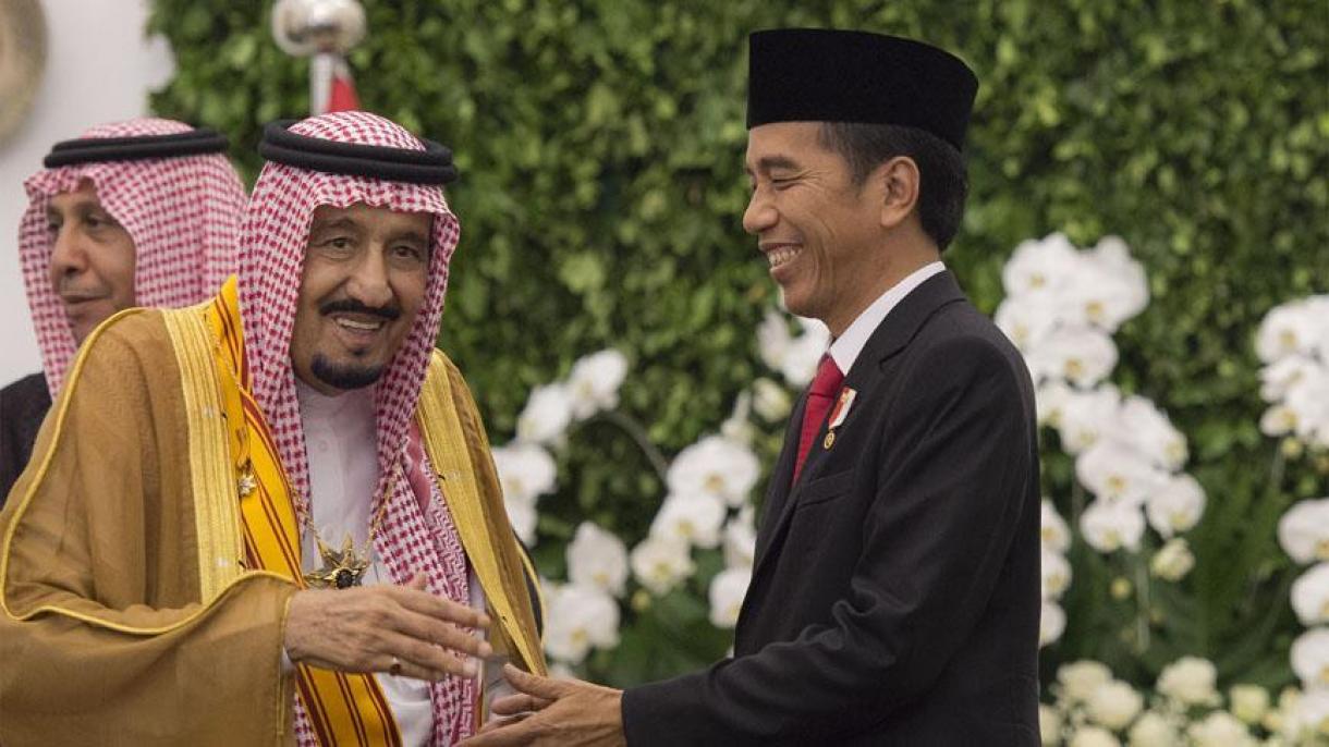 沙特国王在亚洲之行中继续访问印尼