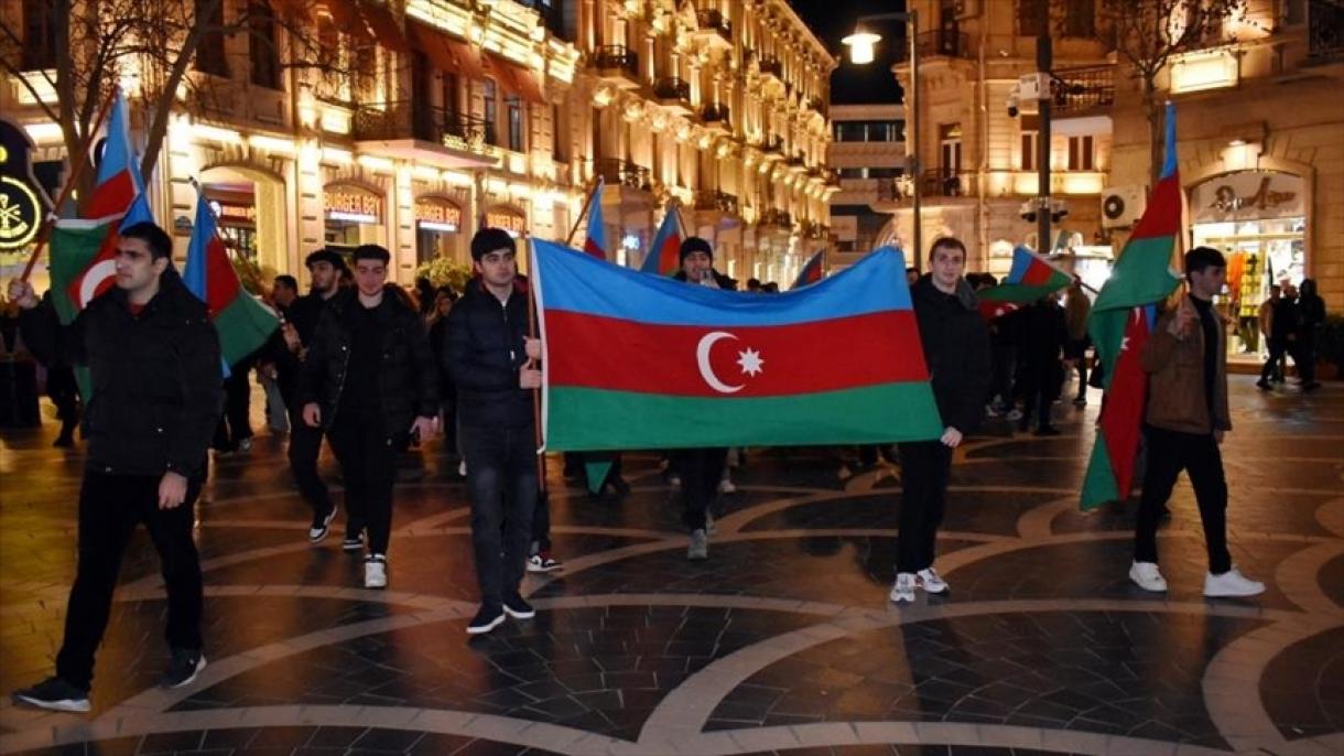 Azerbaidjanul sărbătorește victoria președintelui Ilham Aliyev