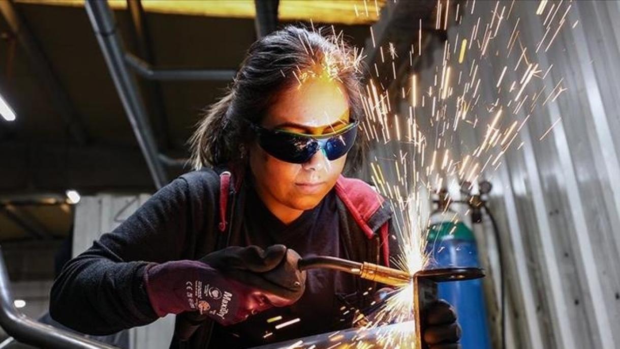ترکیہ میں ملازمت کرنے والی خواتین کی شرح 30.4 فیصد تک بڑھ گئی