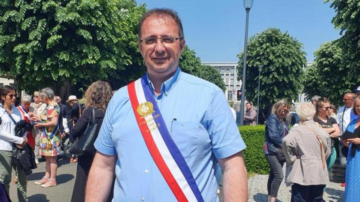 Fransanın Poses şəhərinin meri aclıq aksiyasına başlayıb