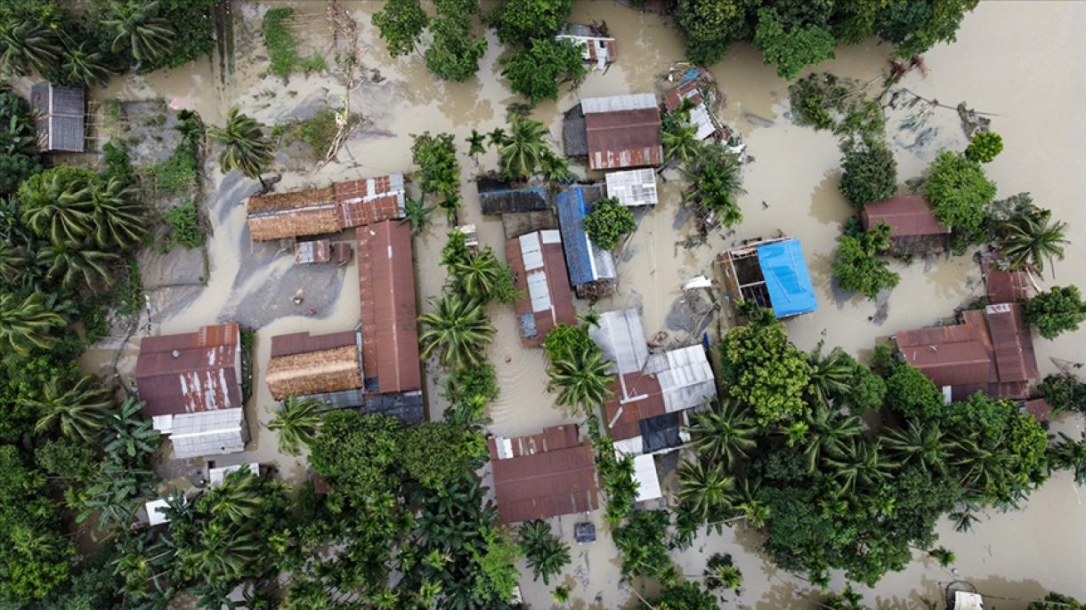 印度洪水和山体滑坡导致67人丧生