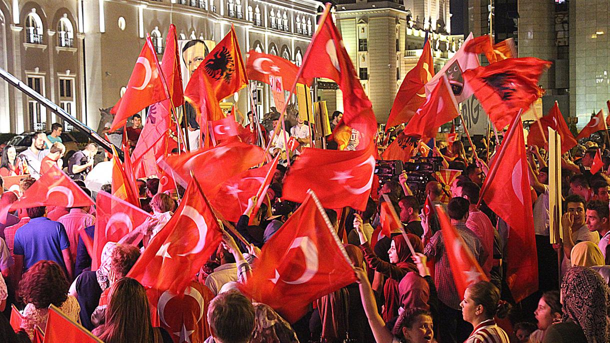 مقدونیہ :حکومت ترکی کے حق میں مظاہرے، یک جہتی کا اعلان