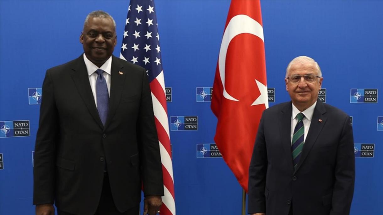 امریکی و ترک وزرائے دفاع کا رابطہ،اہم امور پر تبادلہ خیال