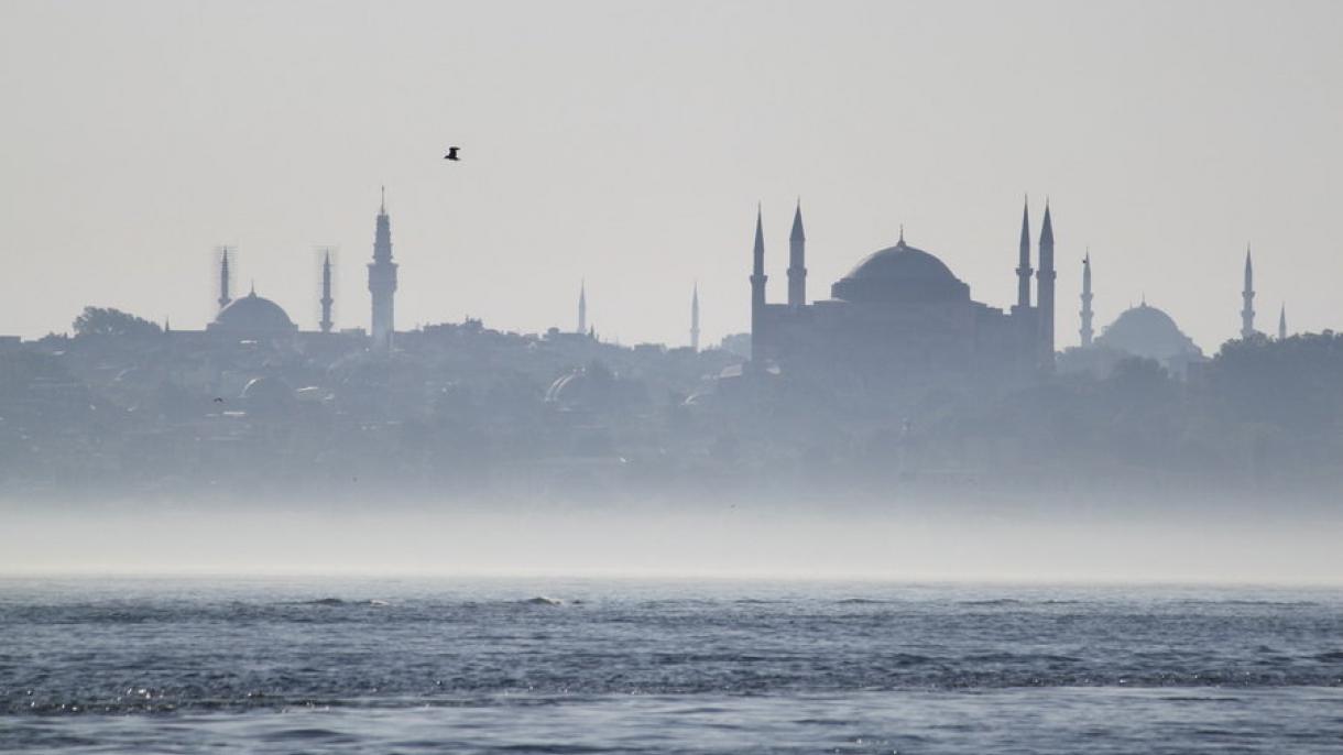 Densa nebbia paralizza Istanbul