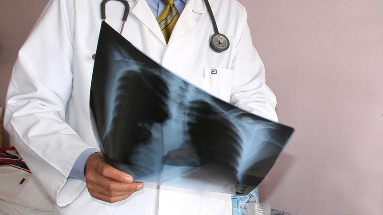 Perú tiene 12,8 médicos por cada 10.000 habitantes, muy abajo de países OCDE