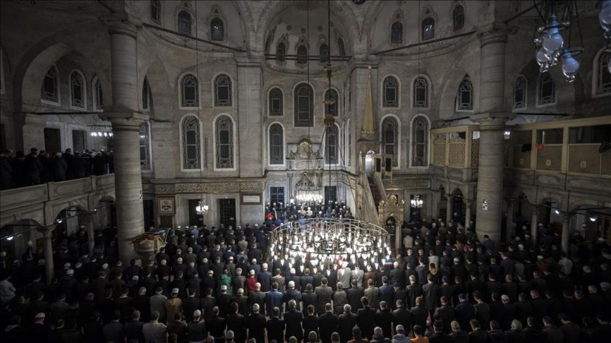 Muslimani sutra obilježavaju Lejletu-l-berat: Noć oprosta, sudbine i želja