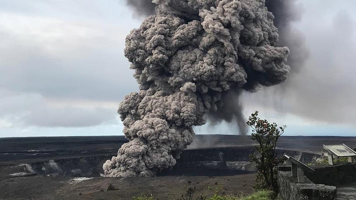 Nuova esplosione sulla cima del vulcano Kilauea