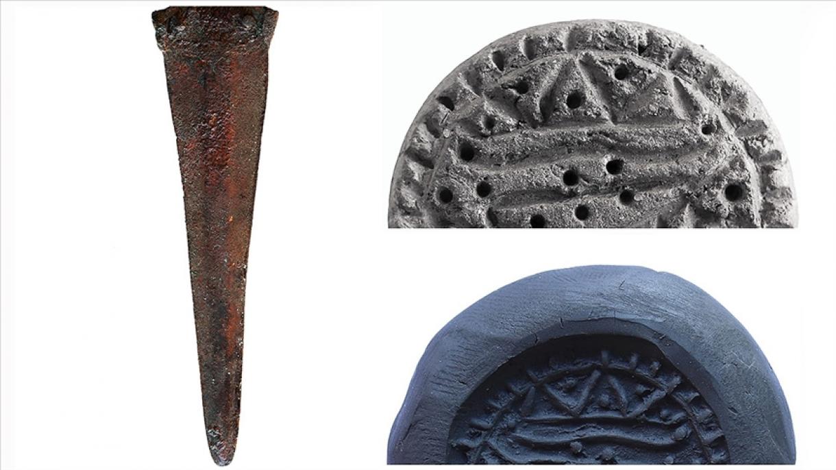 Encuentran un sello de 3300 años de antigüedad y una daga en Kütahya