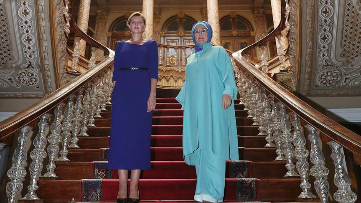 ئەمىنە ئەردوغان ئولېنا زېلېنىسكى بىلەن بىرلىكتە «دولماباھچە سارىيى» نى زىيارەت قىلدى
