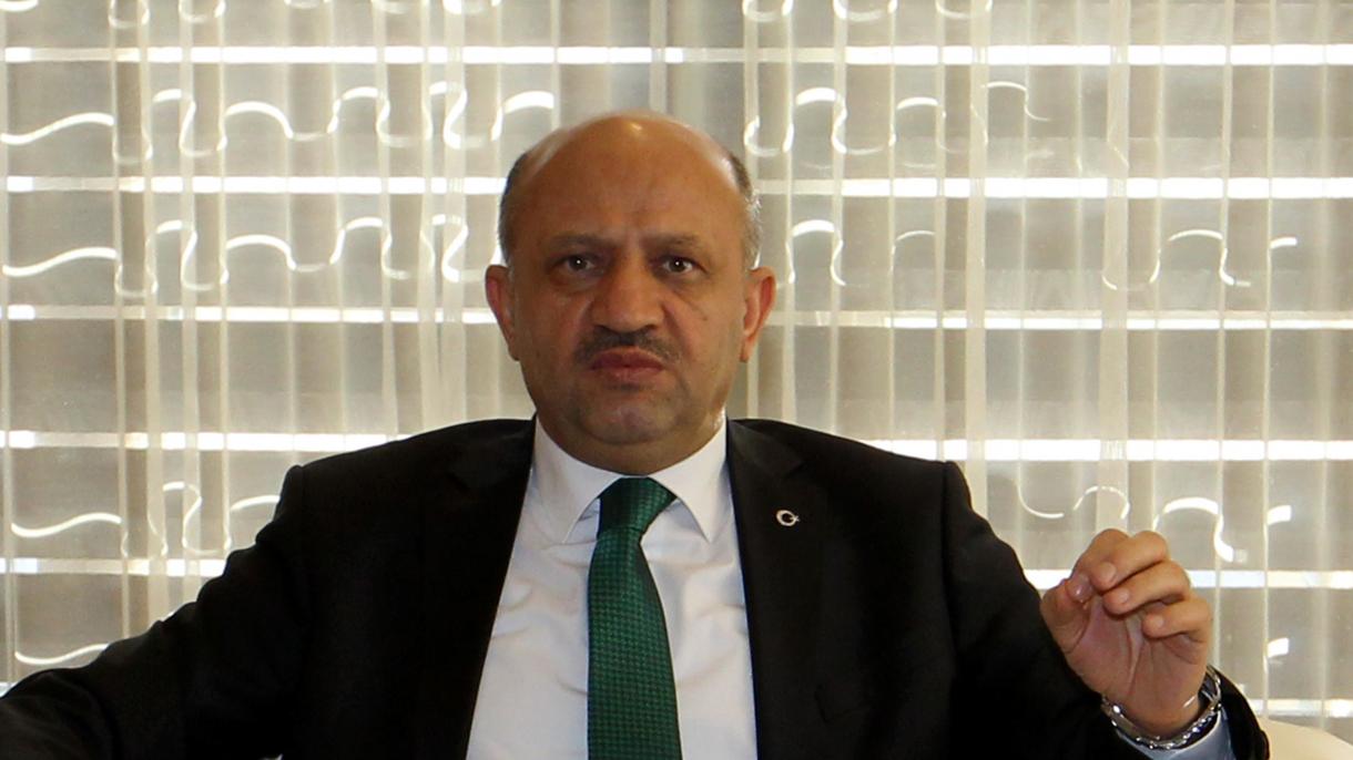 تاکید وزیردفاع ملی به حقانیت ترکیه در عملیات شاخه زیتون