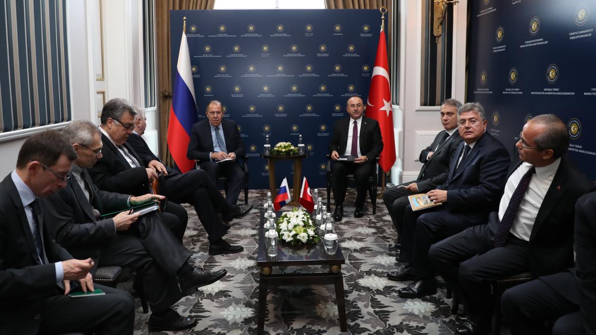 Sajtótájékoztatót tartott a török és orosz külügyminiszter