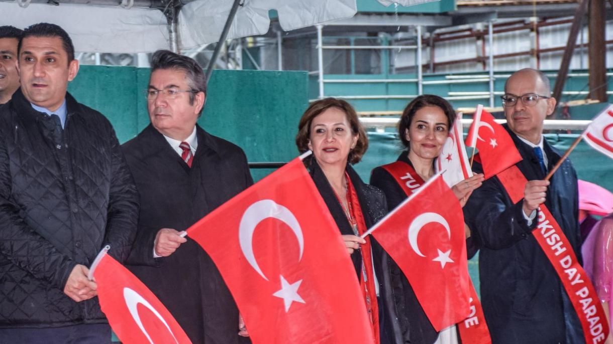 abd Turk gunu yuruyusu2.jpg