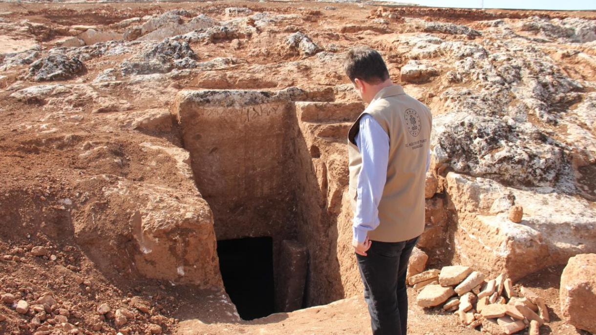 Hallada la mayor tumba con inscripciones de la antigua ciudad de Pirin en el sureste de Türkiye