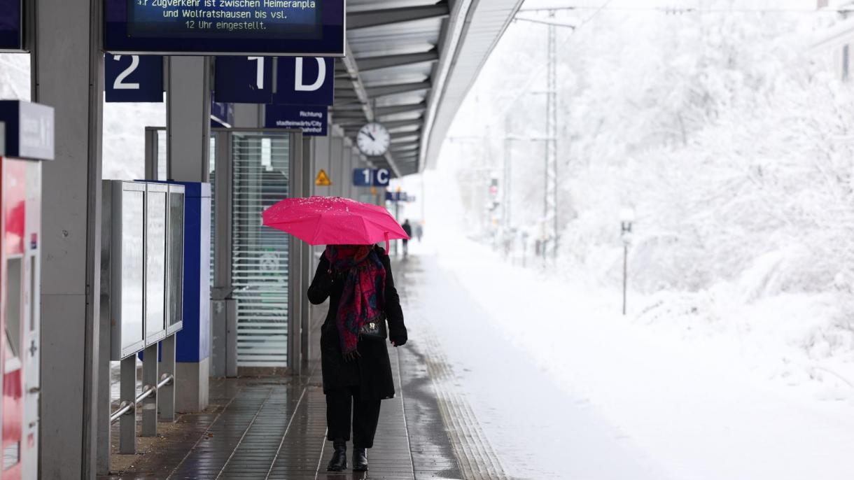 جرمنی میں شدید برف باری ،760 پروازیں منسوخ