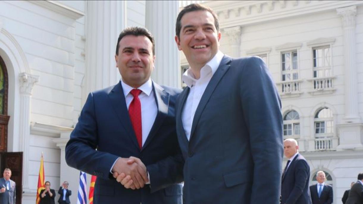 Primer ministro griego realizó "histórica" visita a Macedonia del Norte