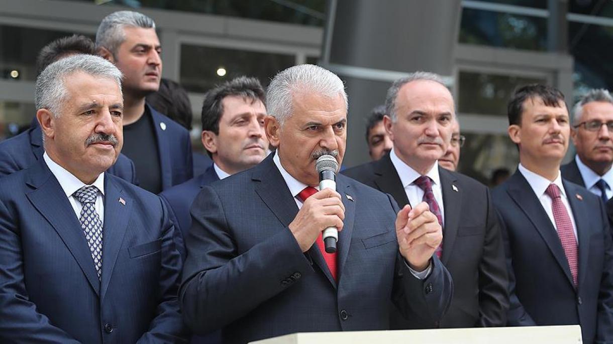 土耳其总理为查纳卡莱机场候机楼落成剪彩