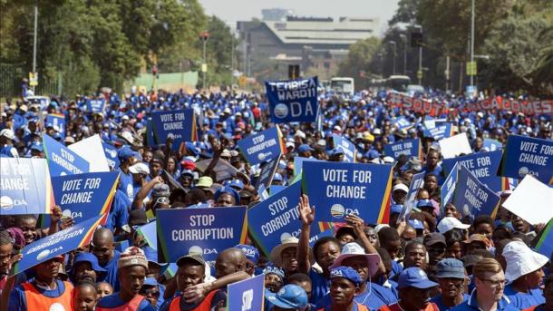 Milhares marcham por mudança política na África do Sul