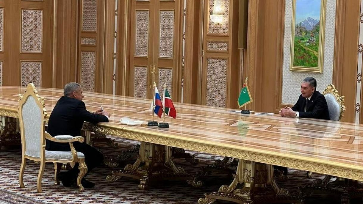 Tatarstan Räise Ğurbanğulı Bärdemöxämmädov belän oçraştı