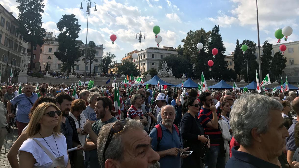 İtaliyada zur miting