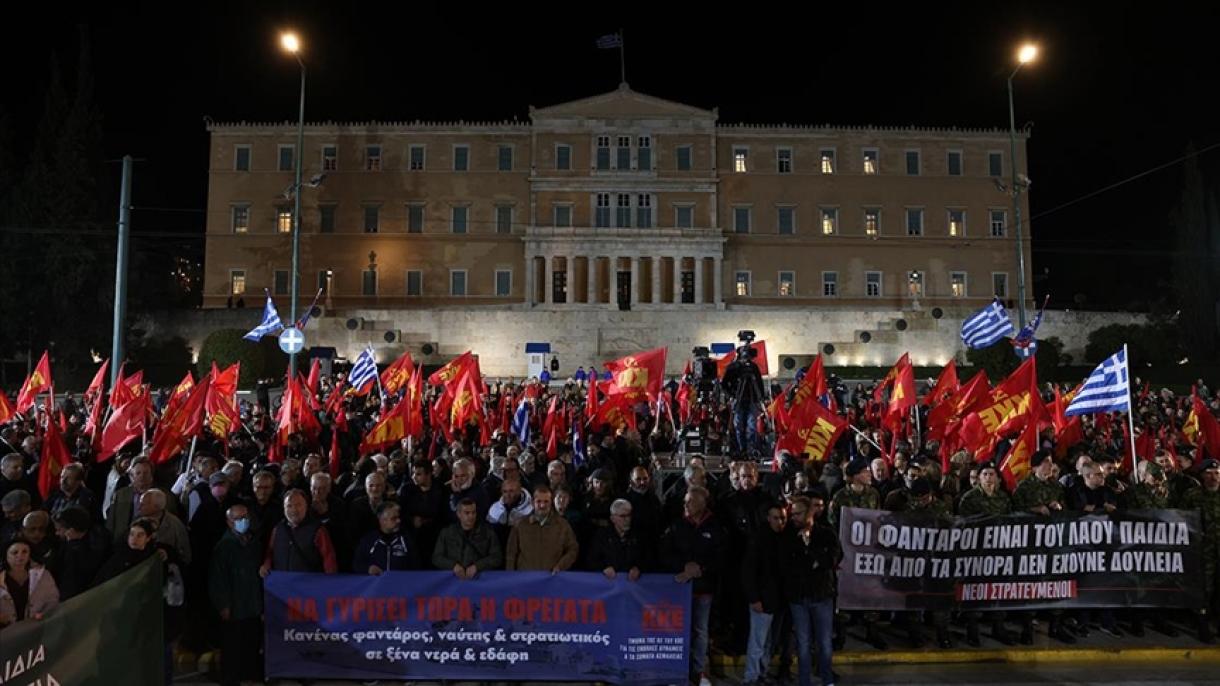 تظاهرات مخالفین جنگ در یونان