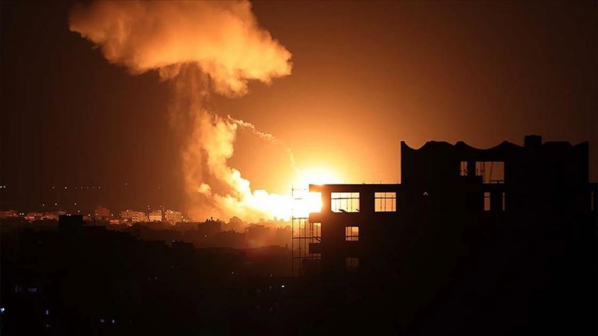 Въздушни бомбардировки на Израел в Газа...