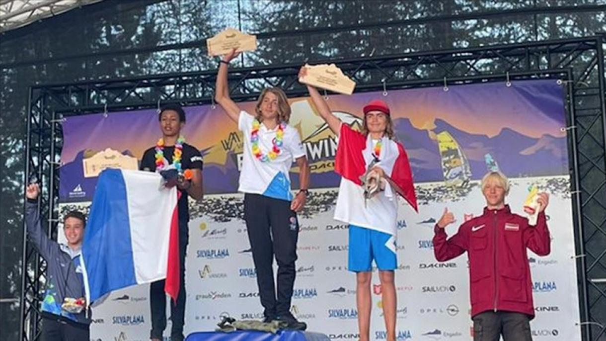 El regatista turco Artun Şenol logra campeonato en IQFOIL de Suiza