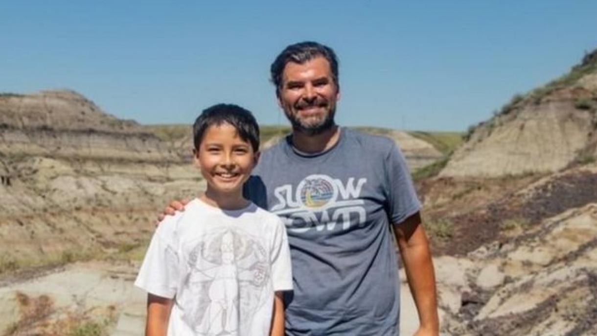 12 yäş'lek bala 69 million yıllıq dinozavr fosile taptı
