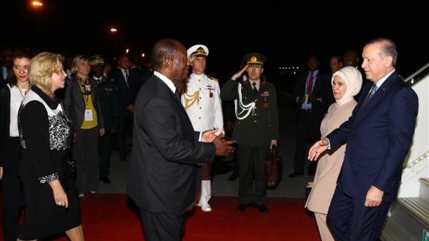 Erdogan chega a Gana, segunda parada de sua visita pela África