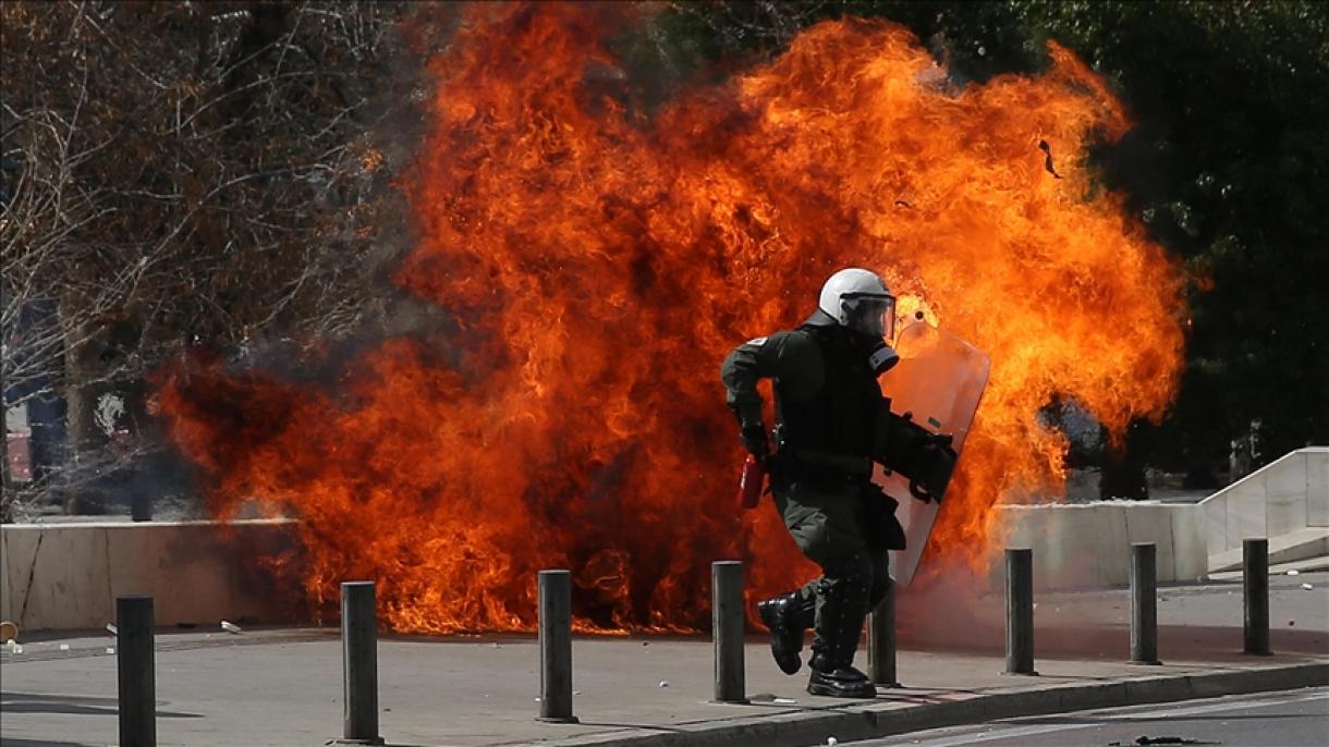 Protesta antigubernamental pacífica por accidente de tren en Grecia se torna violenta en Atenas