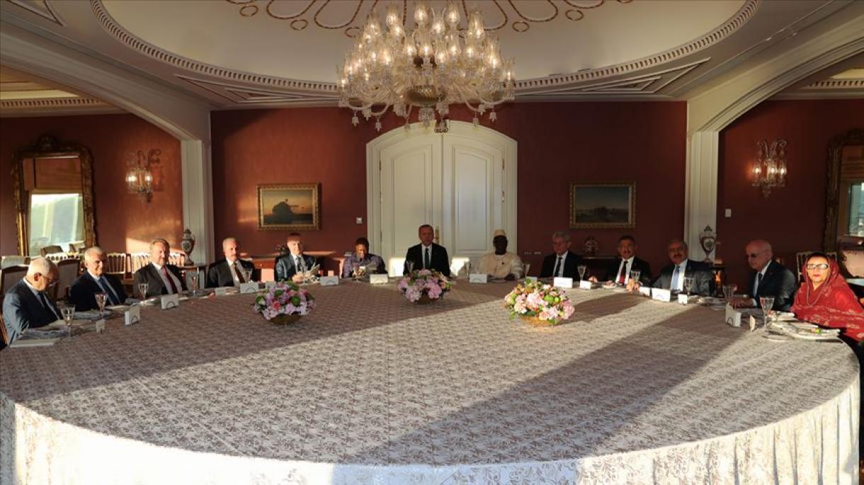 صدر ایردوان کی جانب سے مہمان حکام کے اعزاز میں عشائیہ