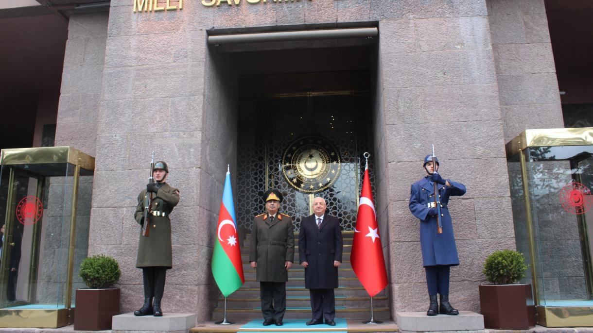 Azerbaýjanyň Goranmak Ministri Ankarada Saparda Bolýar