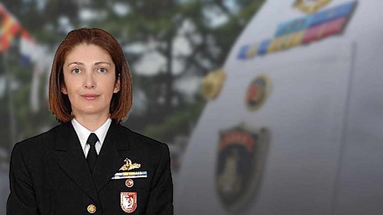 NATO congratula a promoção de Gokçen Firat, a primeira contra-almirante da Türkiye