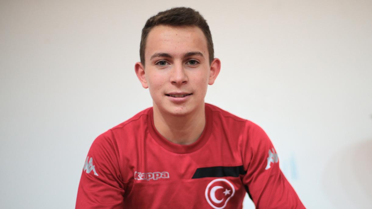 El halterófilo turco se hizo tercero del mundo en la categoría sub-17