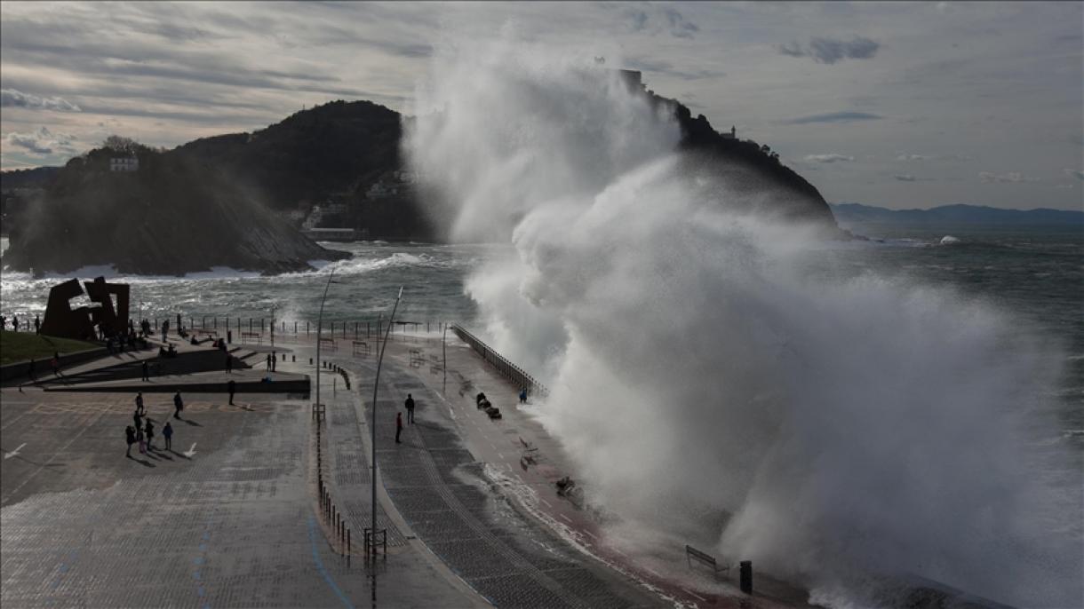 Varias localidades de la Comunitat Valenciana de España suspenden la educación por fuerte tormenta