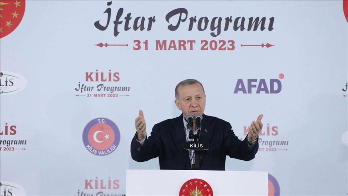 Erdogan: "Vamos a construir 650 mil viviendas en 11 provincias afectadas por el sismo"