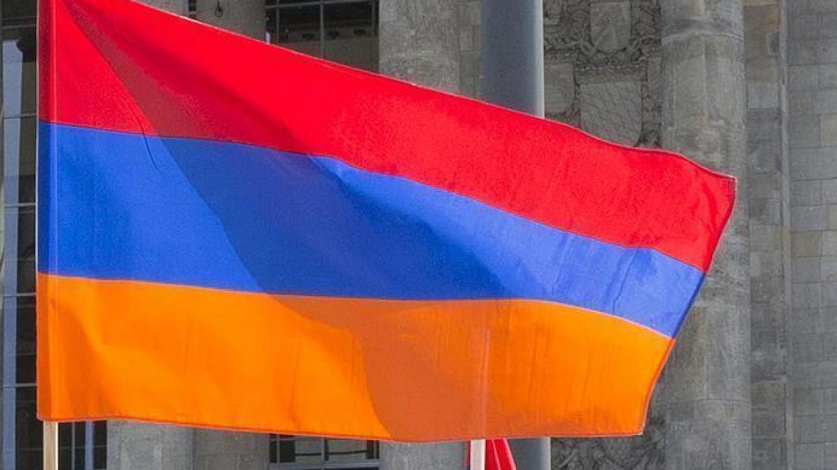Армения Қорғаныс министрі отставкаға кетті