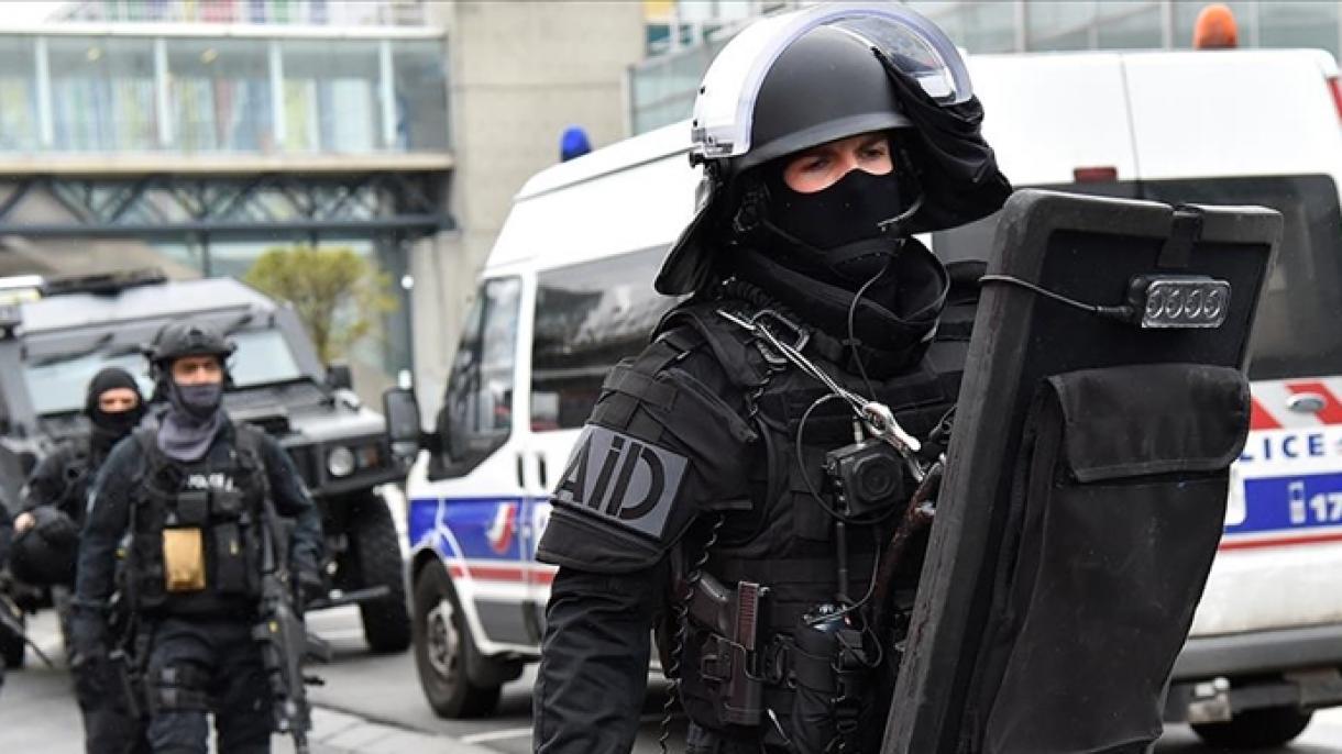 法国警方拘留10名PKK恐怖分子