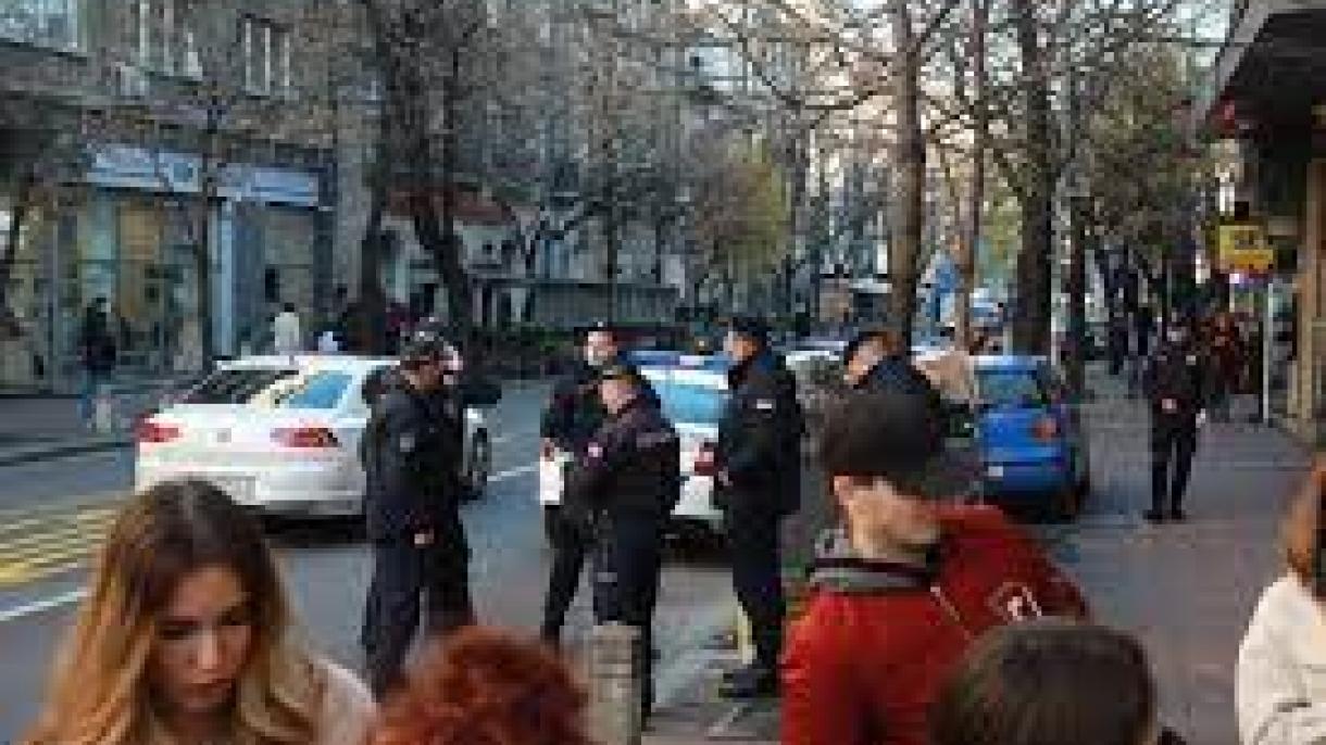 Aktivisti uklonili natpis "Ratko Mladić srpski heroj"