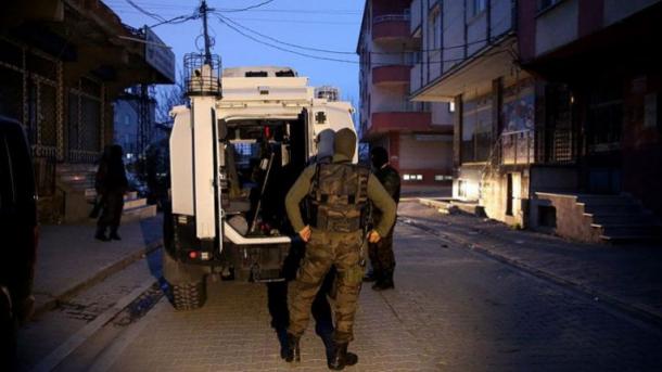 Polícia turca detém 14 suspeitos em operação em Istambul