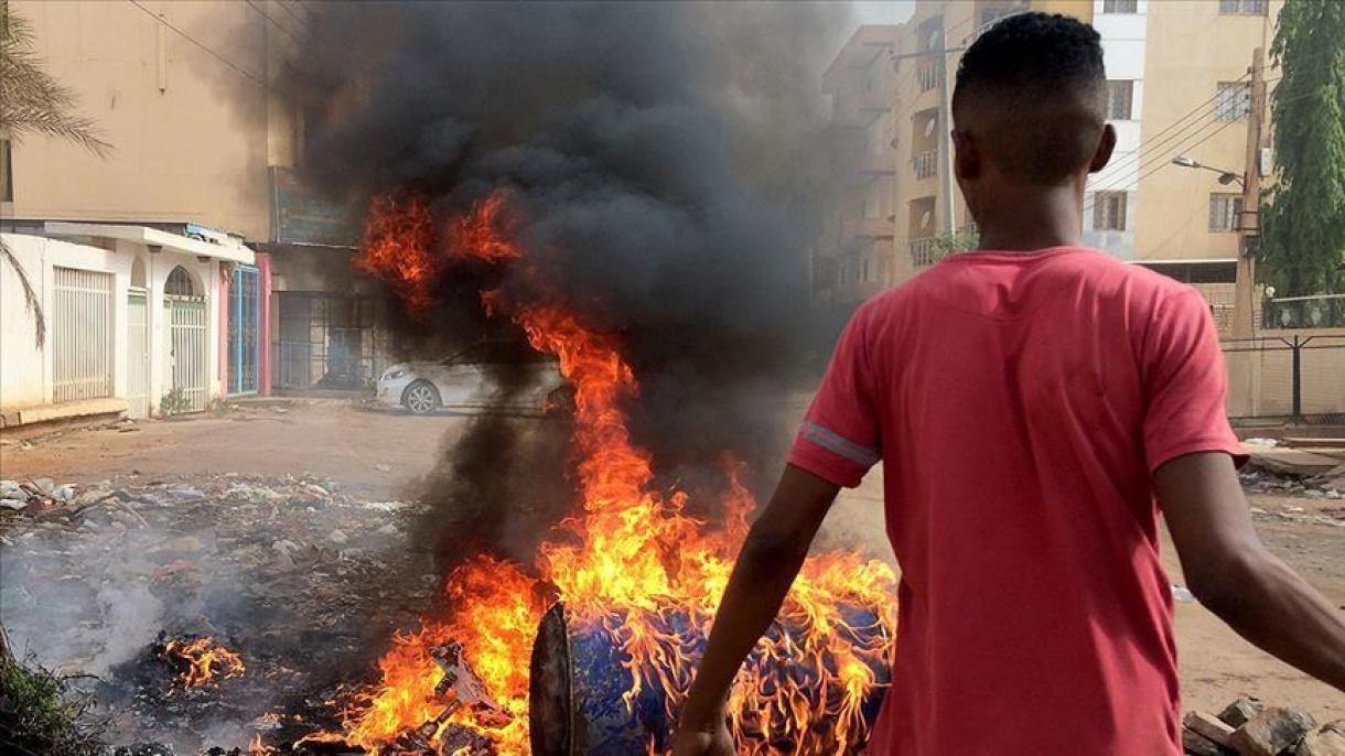 حمله نظامیان سودان به تجمع معترضین در خارطوم؛ 5 کشته
