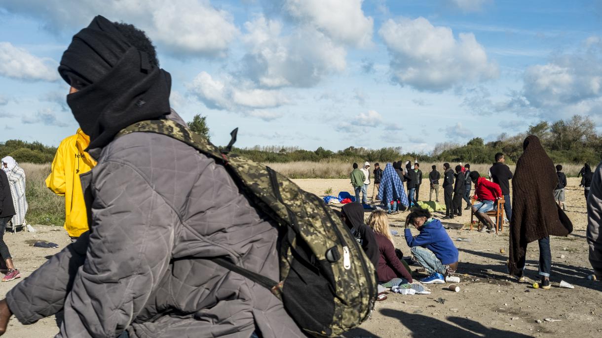 پناهجویان به اردوگاه کالائیس در فرانسه باز می گردند