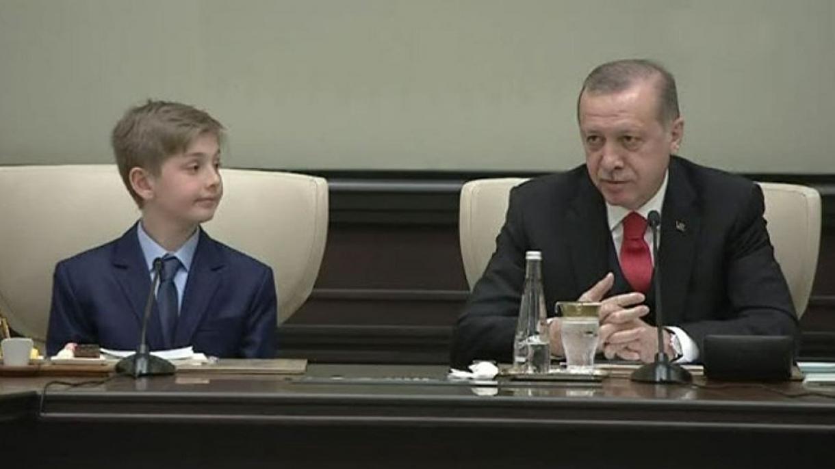 Los niños toman relevos de presidente y primer ministro de Turquía